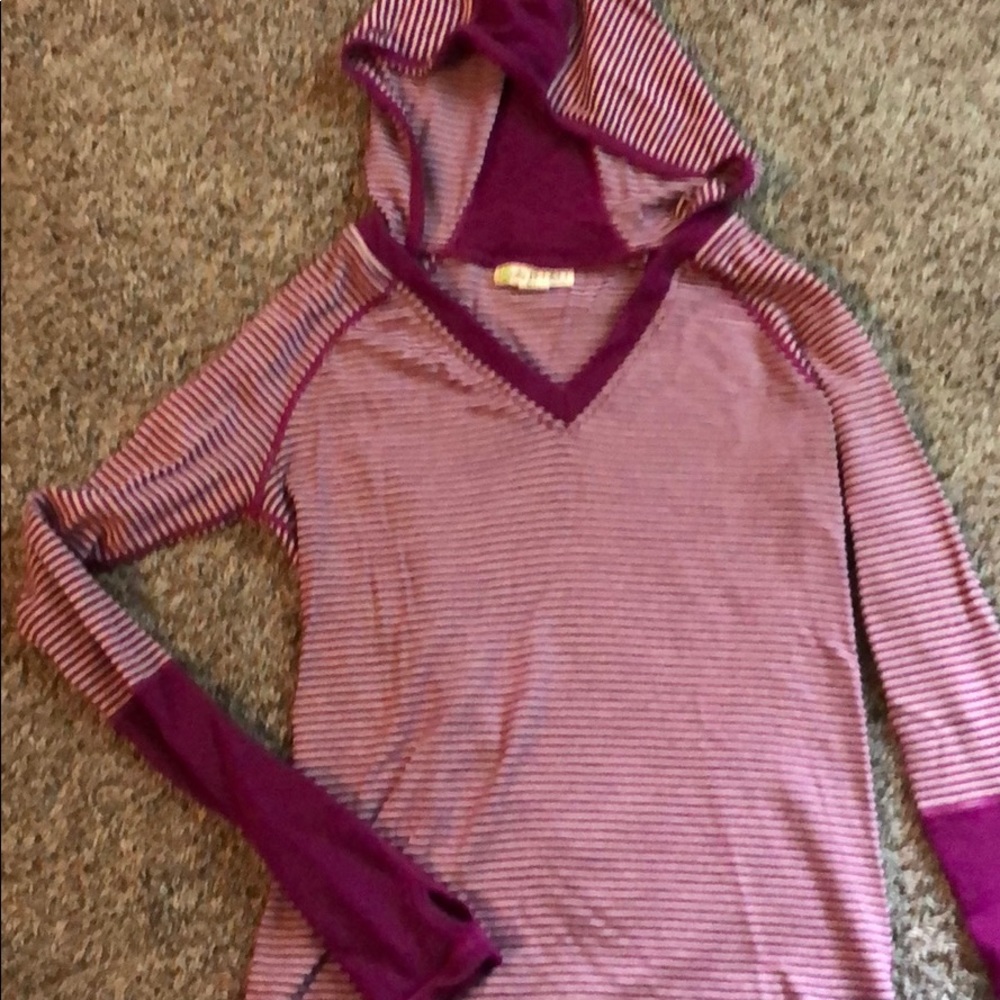 Akini Small fitted striped hoodie w/thumb holes